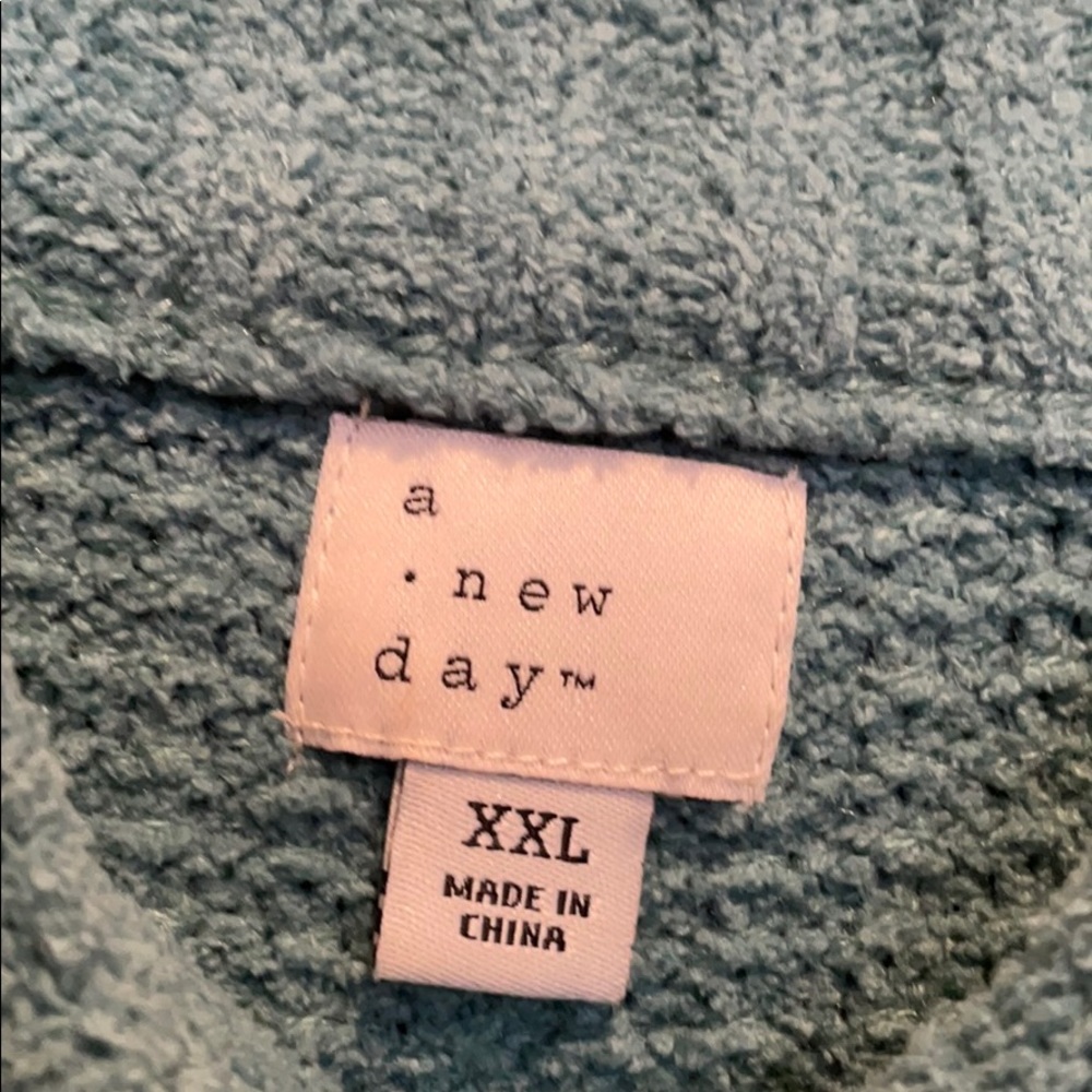Soft Sweater - Picture 3 of 3